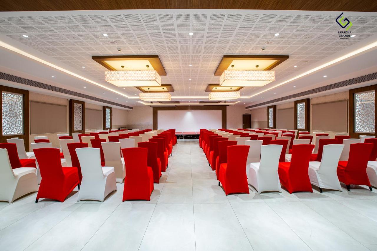 Hotel Saradha Grande Pudukkottai Екстер'єр фото