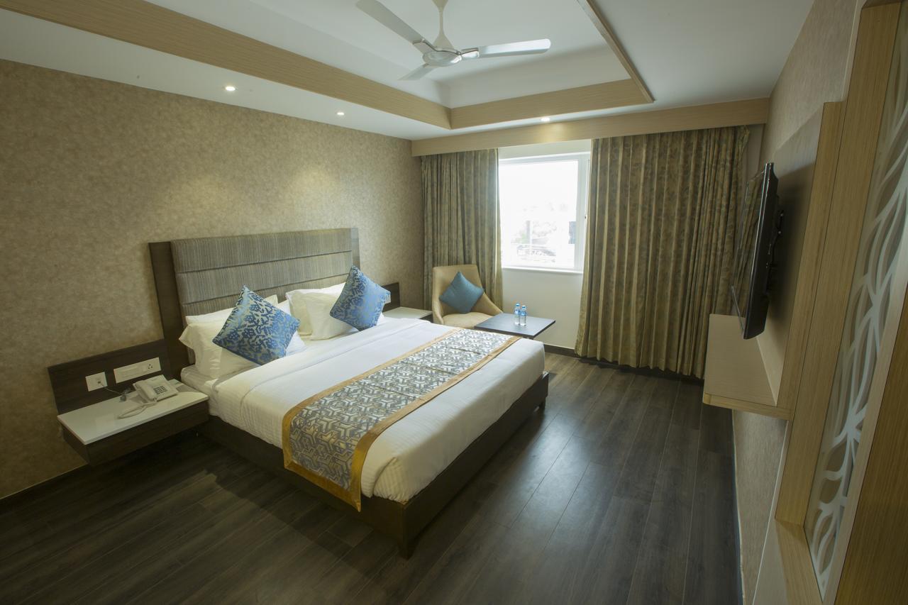 Hotel Saradha Grande Pudukkottai Екстер'єр фото